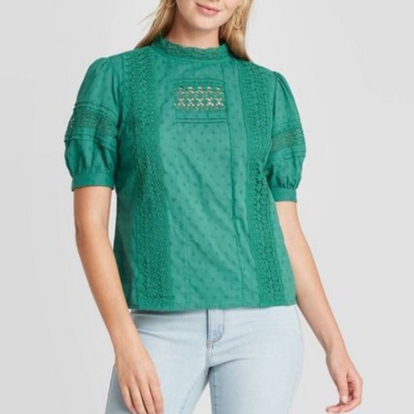 Universal Thread Tops - NEW W TAGS Universal Threads Lace Top